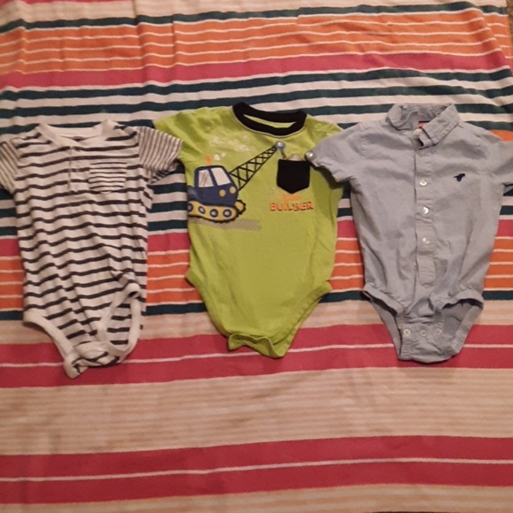 Lot of 3 boys 24 months onesies. - Picture 2 of 8